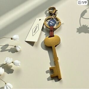 NWT Fossil Gold Key Bag Charm Keychain Leather Accent Vintage Style